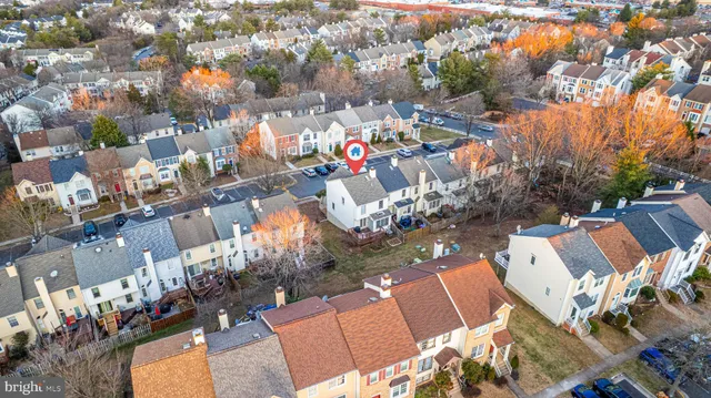 a view of yard from balcony