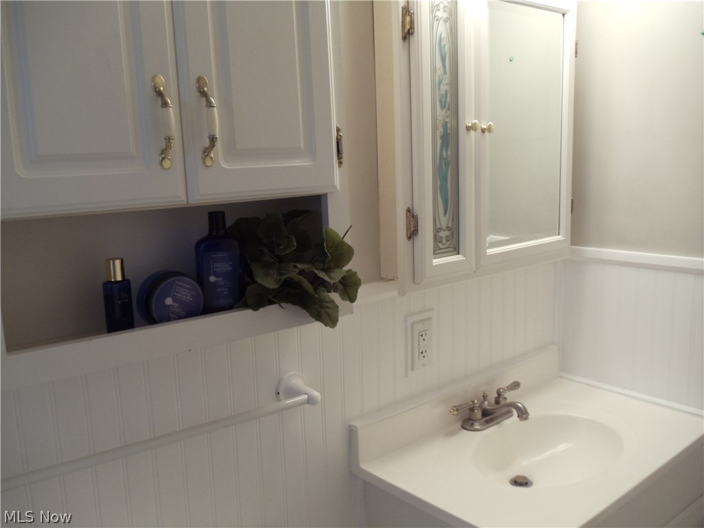 10582 Auburn Road Chardon, OH 44024 - Photo 11 of 20 Gallery Image 11