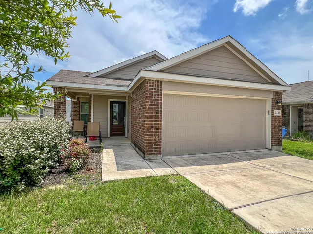 a front view of house with yard