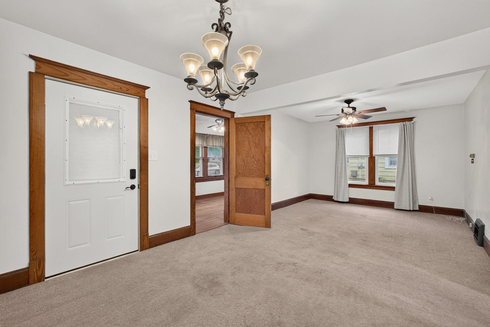 1913 10th Street Moline, IL 61265 - Photo 8 of 34