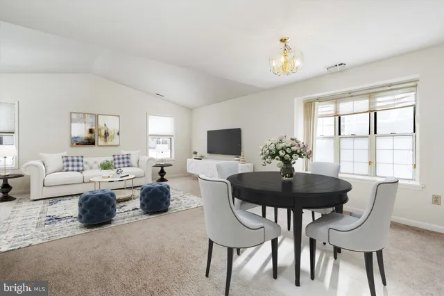 $385,000 | 2 Fernwood Court, Columbus, NJ 08022