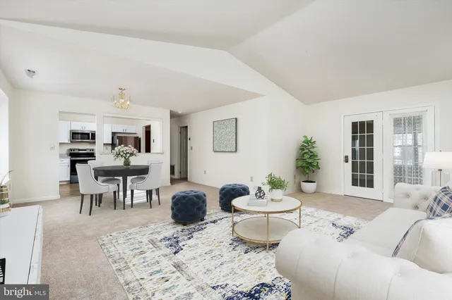 $385,000 | 2 Fernwood Court, Columbus, NJ 08022