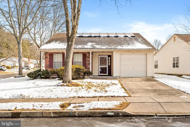 $385,000 | 2 Fernwood Court, Columbus, NJ 08022