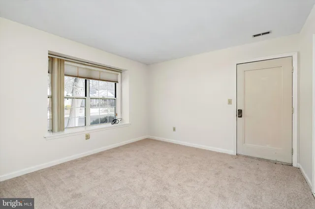 $385,000 | 2 Fernwood Court, Columbus, NJ 08022