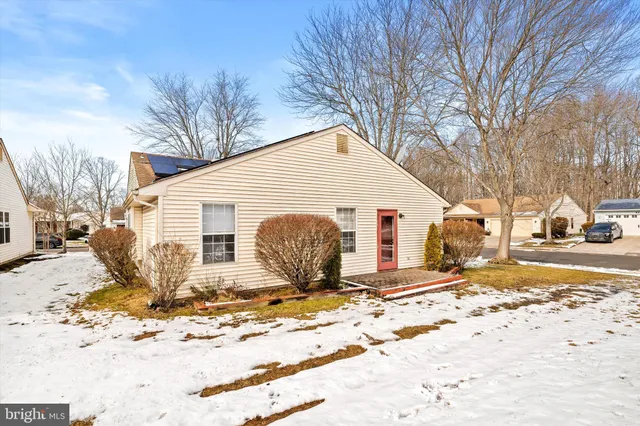 $385,000 | 2 Fernwood Court, Columbus, NJ 08022