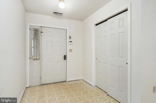 $385,000 | 2 Fernwood Court, Columbus, NJ 08022