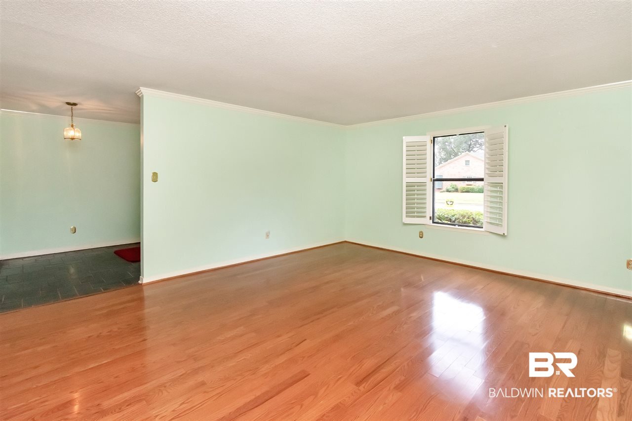 5621 Regency Oaks Drive North Mobile, AL 36609 - Photo 6 of 48