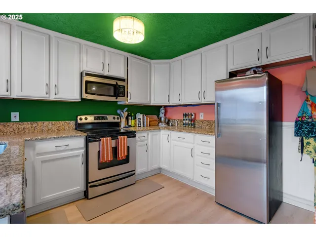 $460,000 | 2215 Oak Drive, Newberg, OR 97132