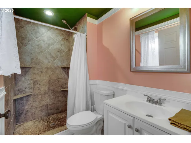 $460,000 | 2215 Oak Drive, Newberg, OR 97132