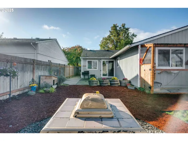 $460,000 | 2215 Oak Drive, Newberg, OR 97132