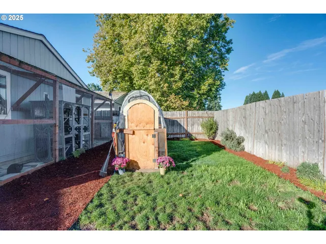 $460,000 | 2215 Oak Drive, Newberg, OR 97132