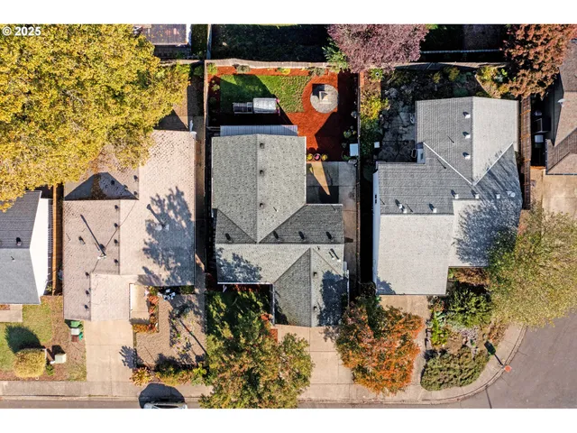 $460,000 | 2215 Oak Drive, Newberg, OR 97132