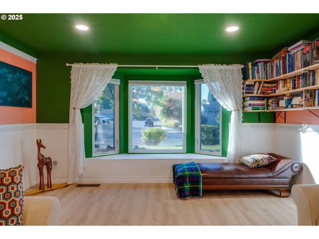 $460,000 | 2215 Oak Drive, Newberg, OR 97132