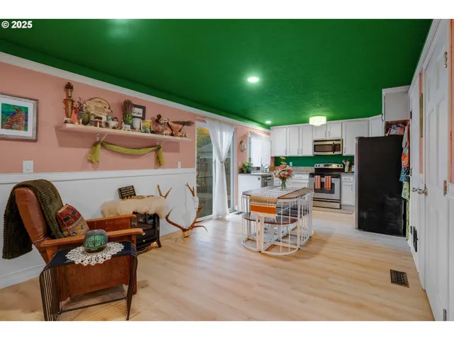 $460,000 | 2215 Oak Drive, Newberg, OR 97132