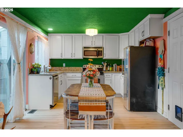 $460,000 | 2215 Oak Drive, Newberg, OR 97132