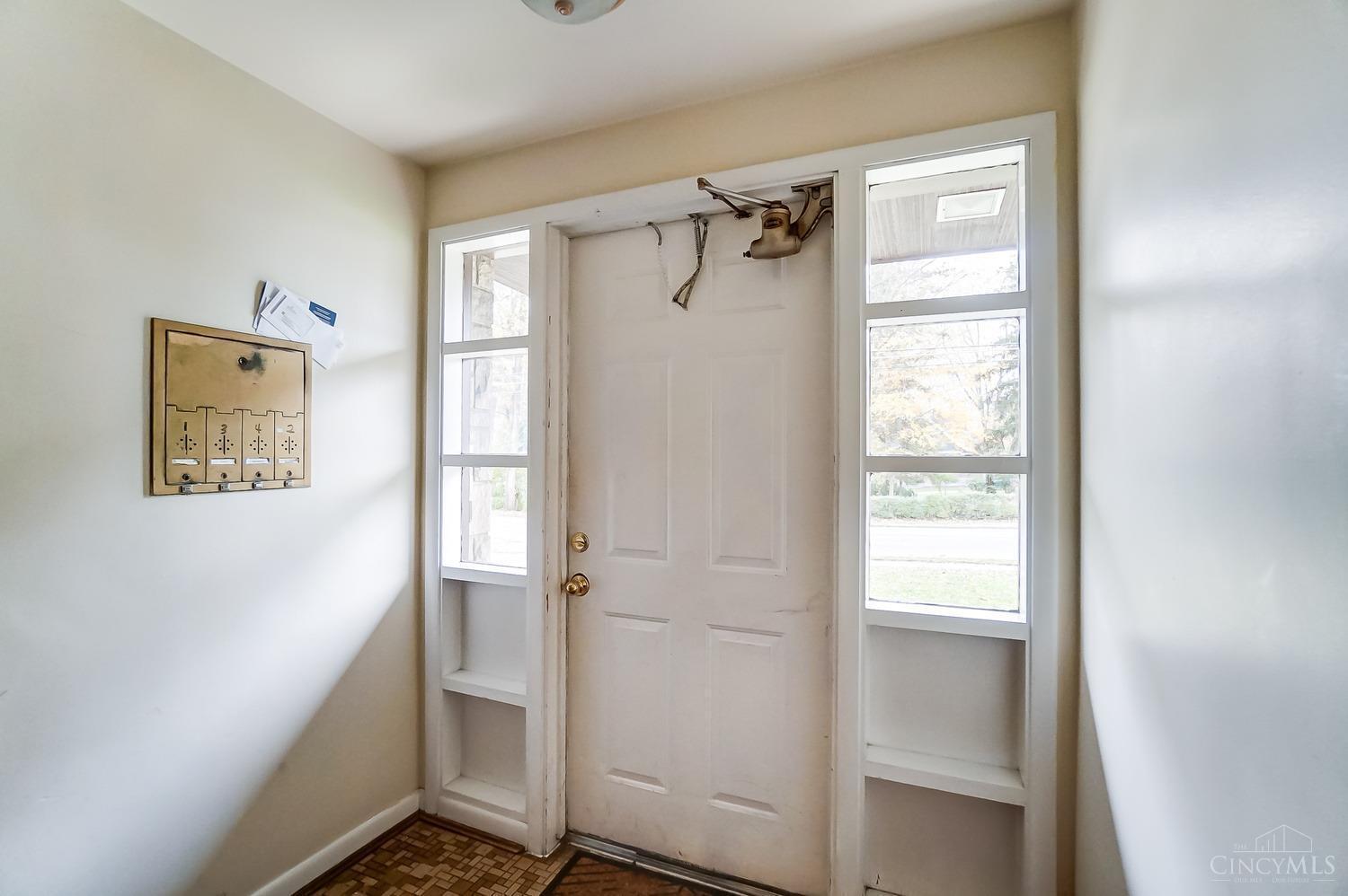 3374 Woodford Road, Unit 2 Cincinnati, OH 45213 - Photo 6 of 17