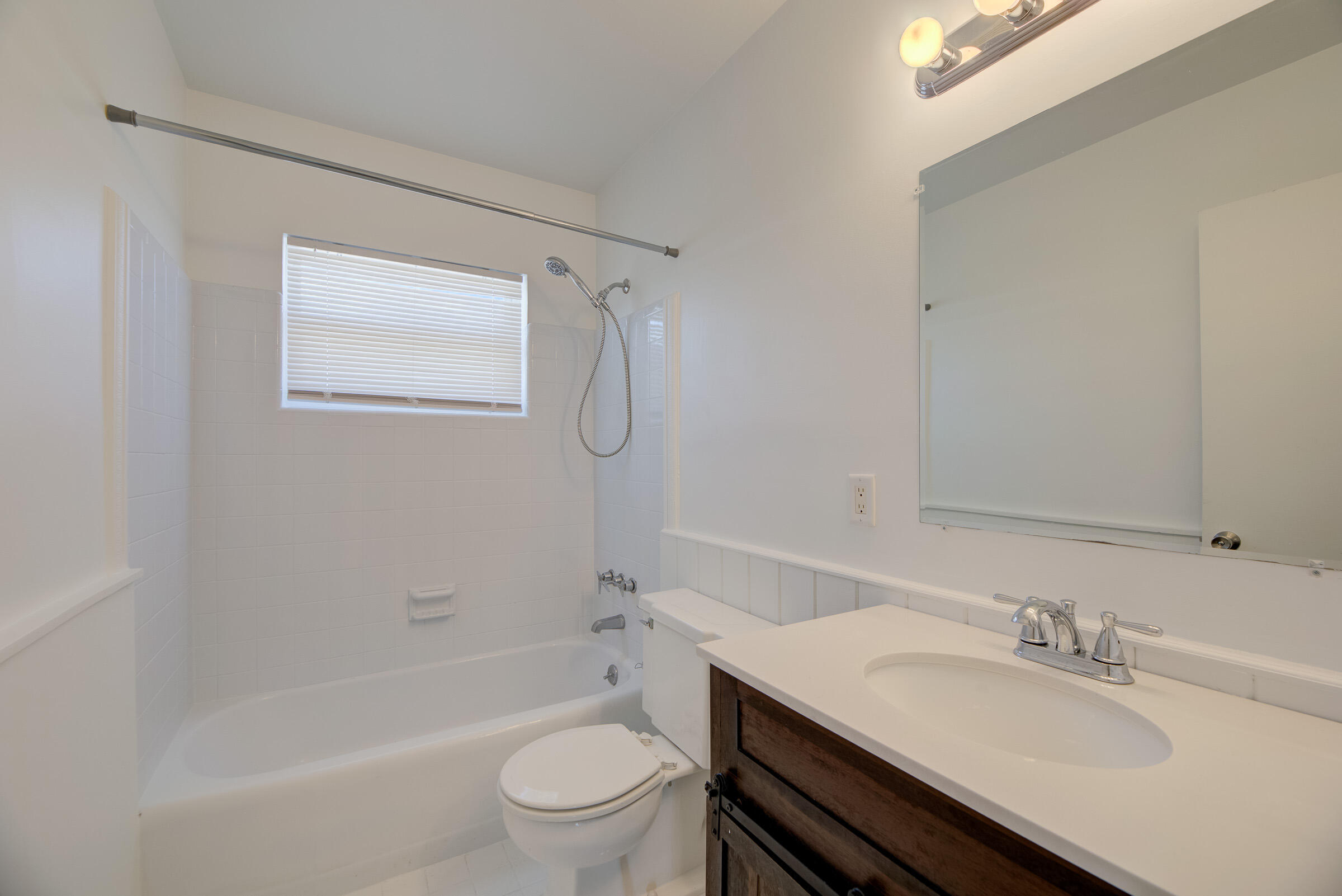 2755 Northeast 28th Street, Unit F1 Lighthouse Point, FL 33064 - Photo 16 of 21 Photo-38