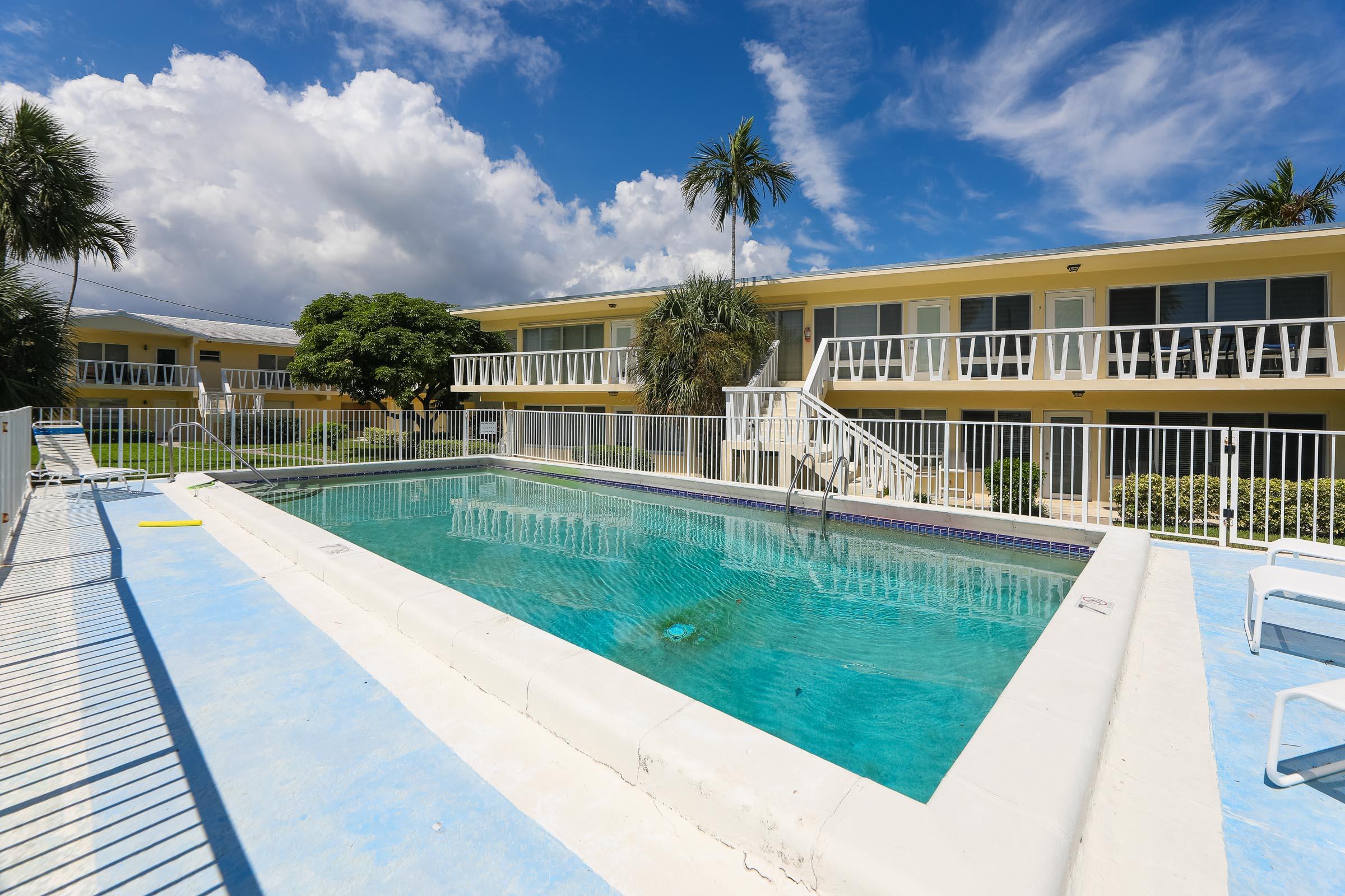 2755 Northeast 28th Street, Unit F1 Lighthouse Point, FL 33064 - Photo 18 of 21 Photo-41