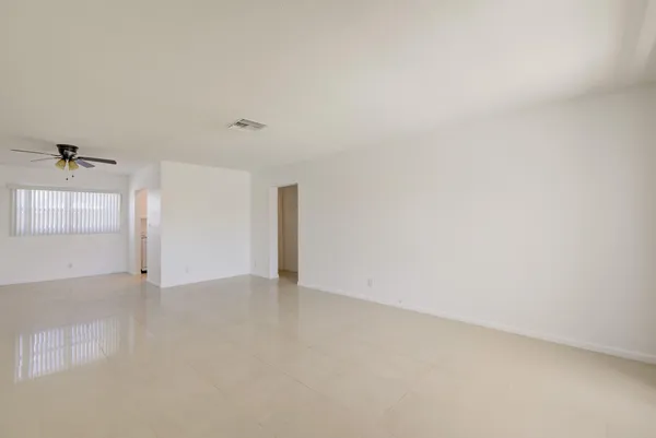 $300,000 | 2755 Northeast 28th Street, Unit F1, Lighthouse Point, FL 33064