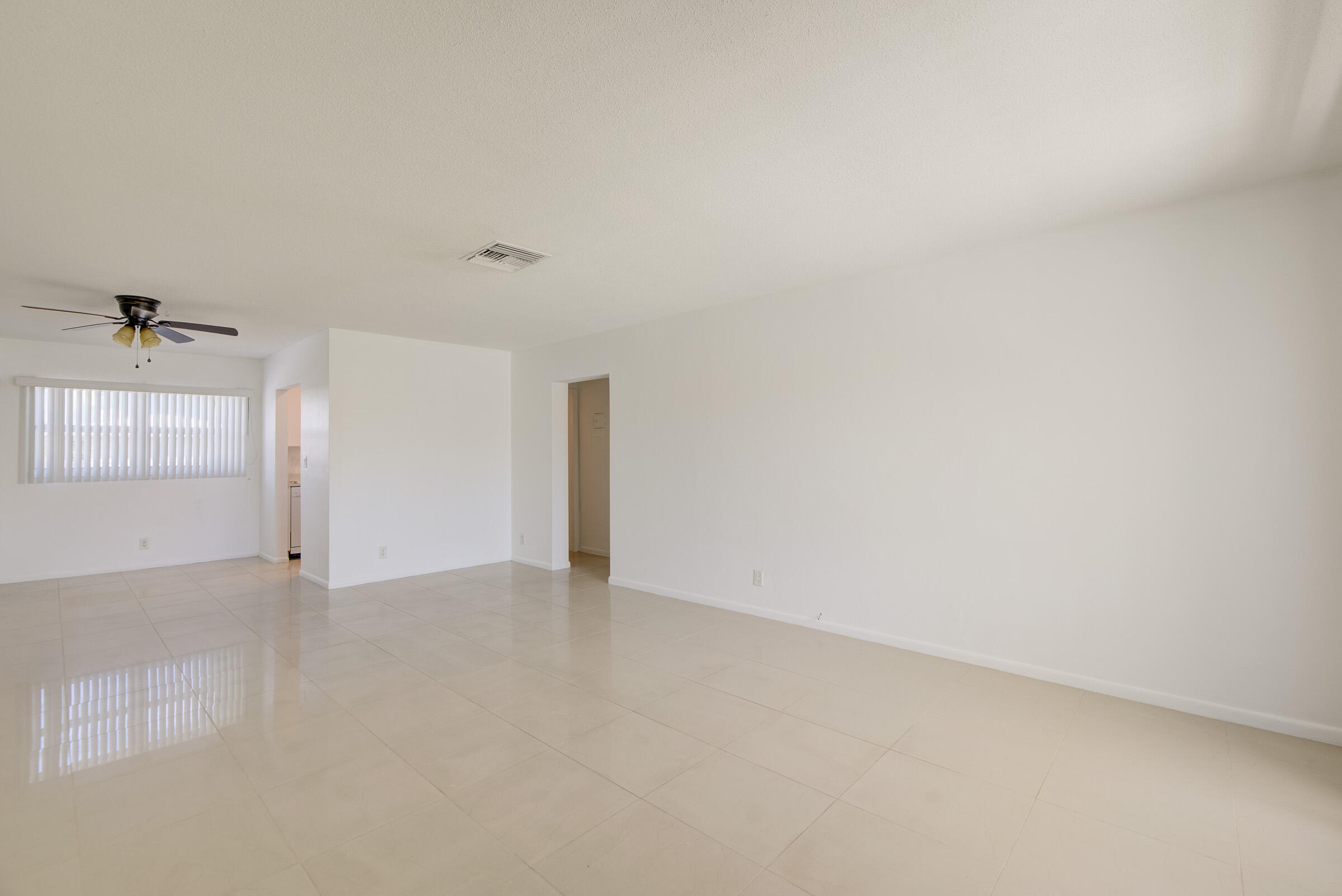 2755 Northeast 28th Street, Unit F1 Lighthouse Point, FL 33064 - Photo 7 of 21 Photo-22