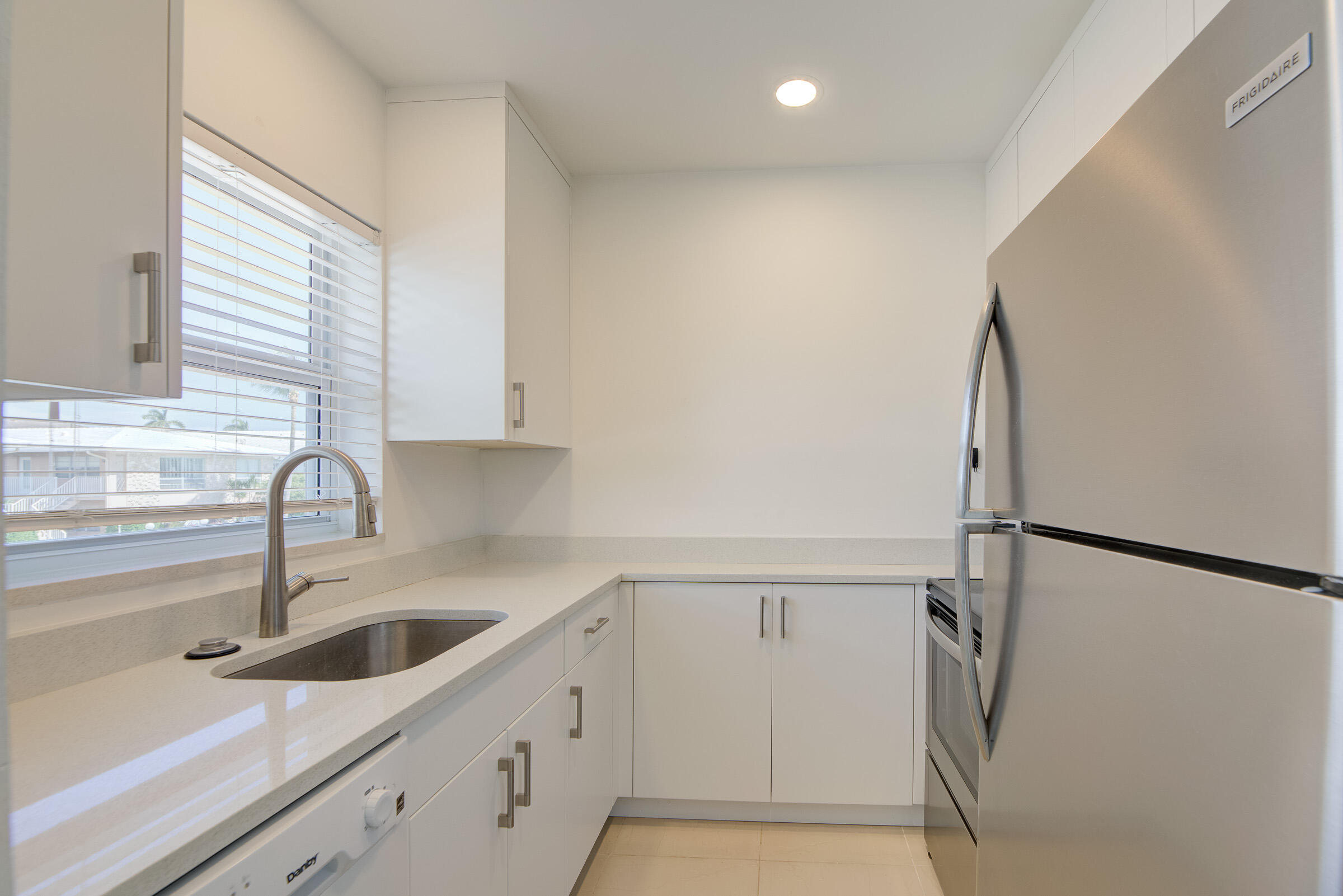 2755 Northeast 28th Street, Unit F1 Lighthouse Point, FL 33064 - Photo 8 of 21 Photo-26