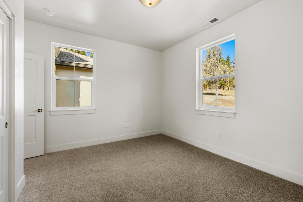 1092 Timber Ridge Loop Klamath Falls, OR 97601 - Photo 76 of 79