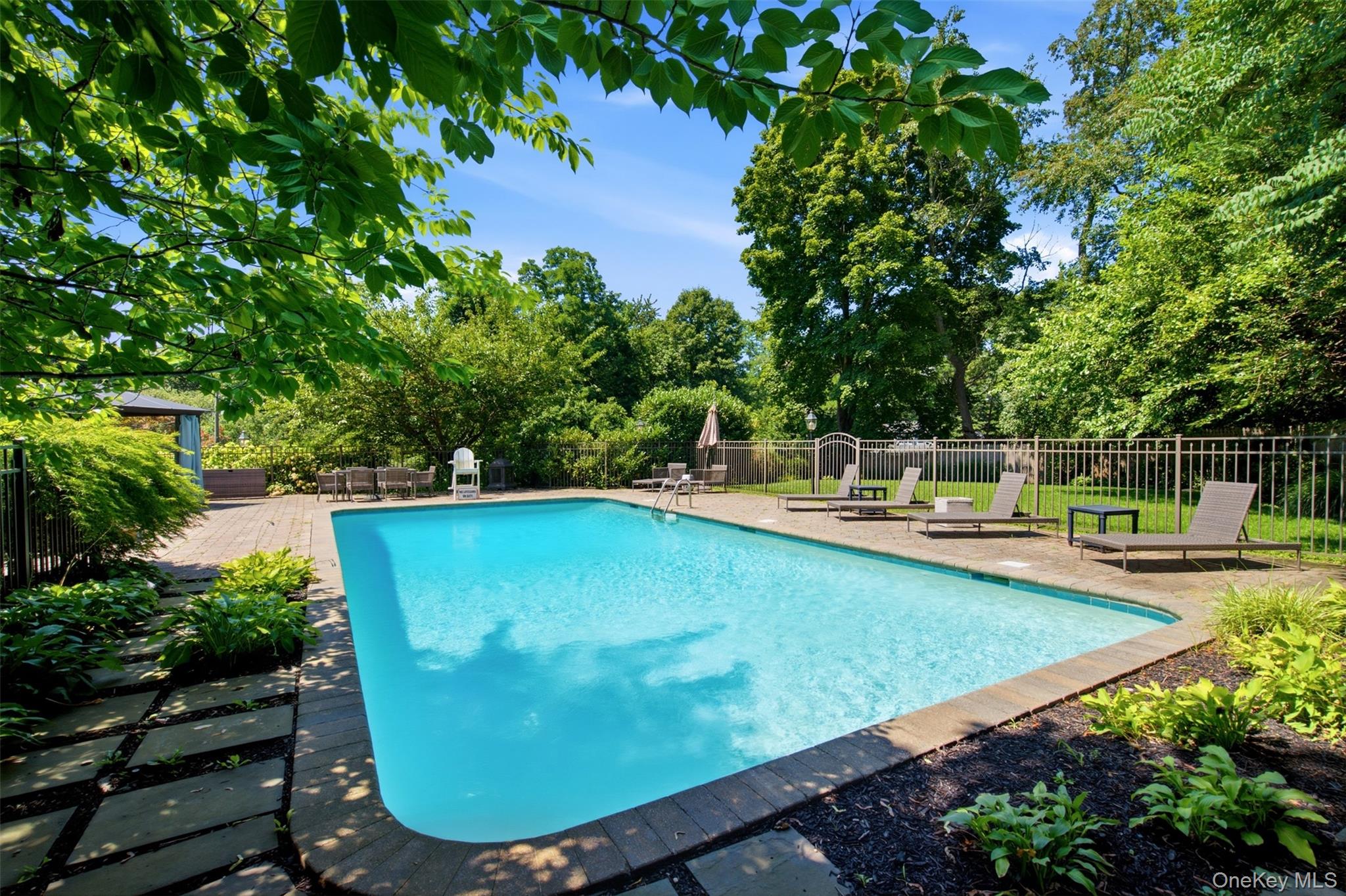 7 Private Road Huntington, NY 11743 - Photo 39 of 49 Gallery Image 39