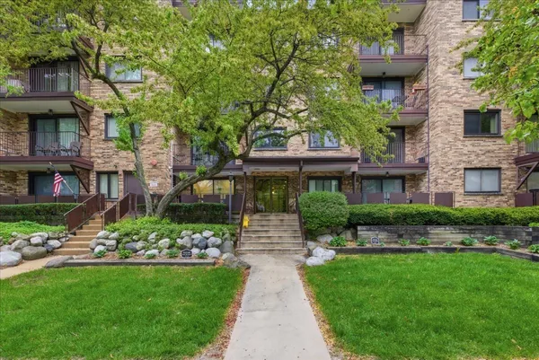 $224,975 | 100 South Vail Avenue, Unit 203, Arlington Heights, IL 60005