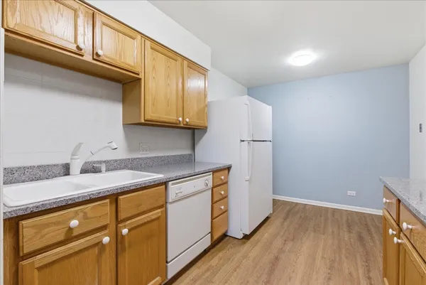 $224,975 | 100 South Vail Avenue, Unit 203, Arlington Heights, IL 60005
