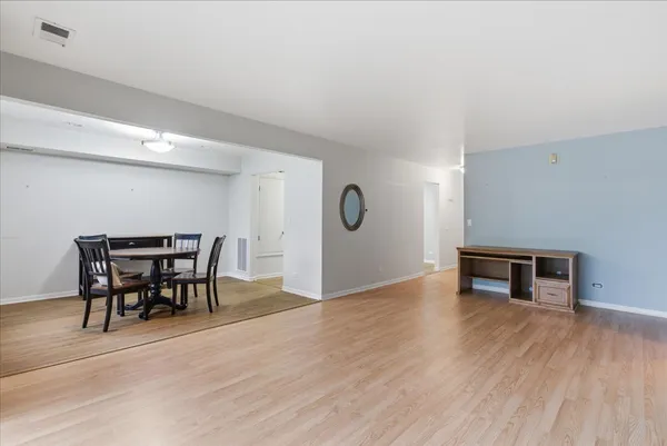 $224,975 | 100 South Vail Avenue, Unit 203, Arlington Heights, IL 60005