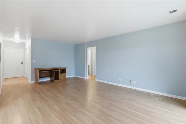 $224,975 | 100 South Vail Avenue, Unit 203, Arlington Heights, IL 60005