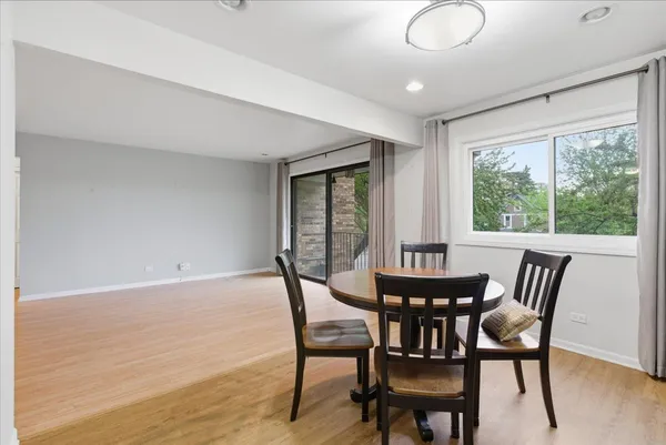 $224,975 | 100 South Vail Avenue, Unit 203, Arlington Heights, IL 60005