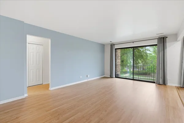 $224,975 | 100 South Vail Avenue, Unit 203, Arlington Heights, IL 60005