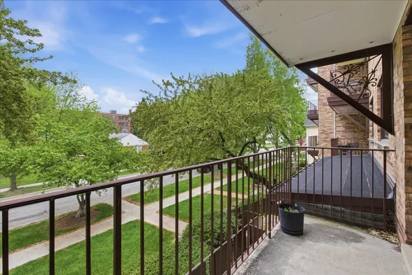 $224,975 | 100 South Vail Avenue, Unit 203, Arlington Heights, IL 60005