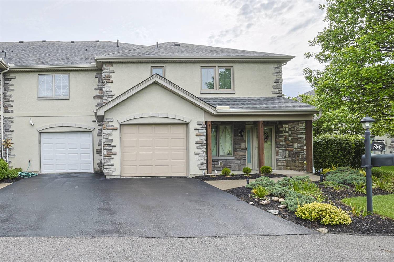 206 Edinburgh Lane Springdale, OH 45246 - Photo 1 of 25