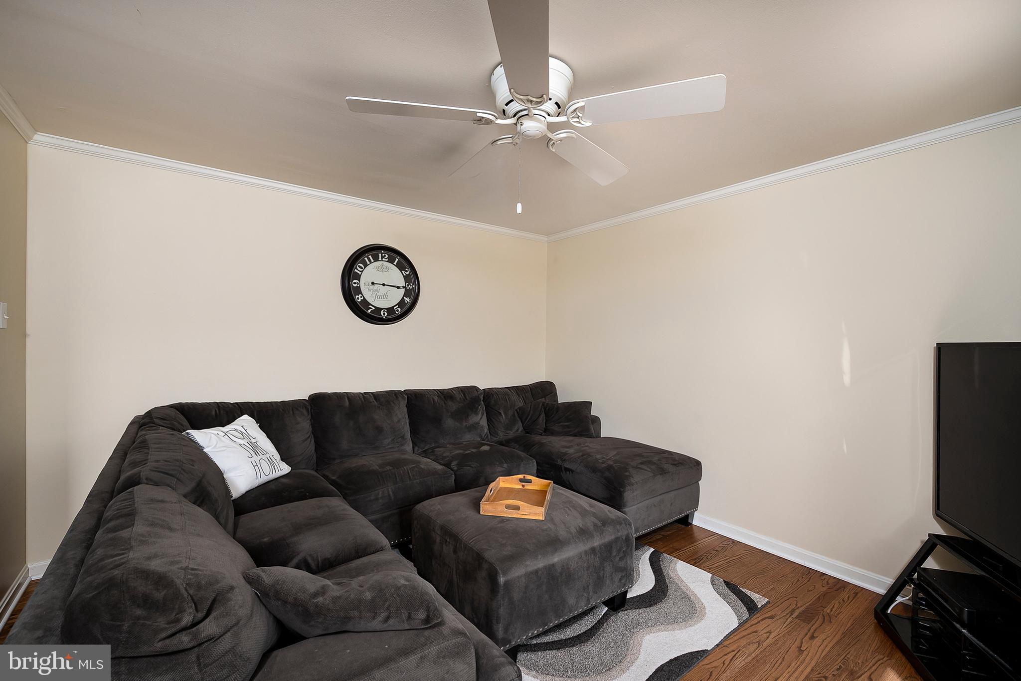 6406 Lookinglass Lane Columbia, MD 21045 - Photo 17 of 41 Casual and comfortable setting for nights in