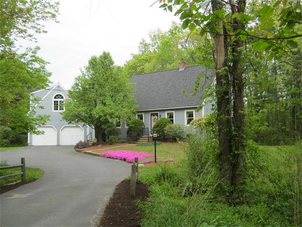 7 Wilder Road Sterling, MA 01564 - Photo 4 of 25 a view of a house with a yard and street