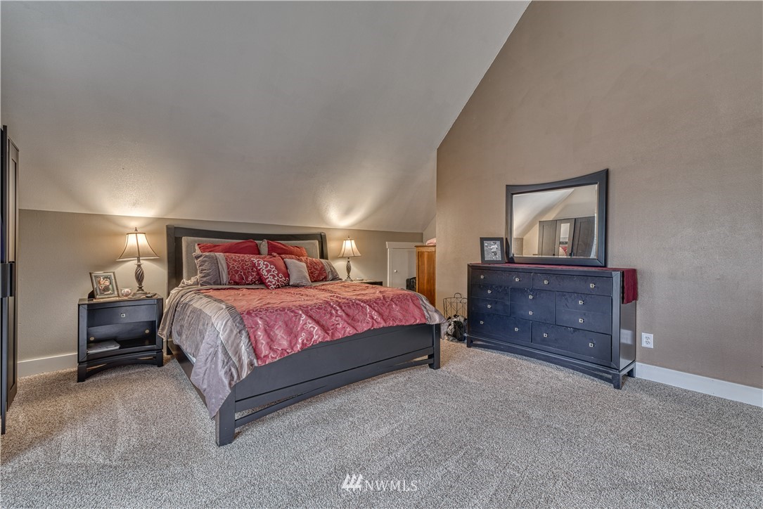 675 Southwest Logan Road Port Orchard, WA 98367 - Photo 12 of 36 Gallery Image 12