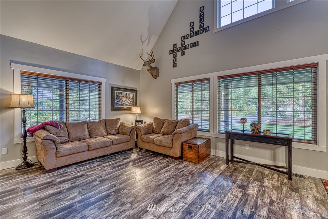 675 Southwest Logan Road Port Orchard, WA 98367 - Photo 3 of 36 Gallery Image 3