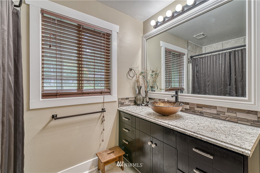 675 Southwest Logan Road Port Orchard, WA 98367 - Photo 21 of 36 Gallery Image 21