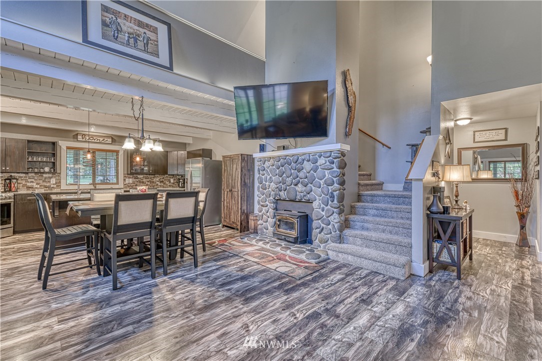 675 Southwest Logan Road Port Orchard, WA 98367 - Photo 5 of 36 Gallery Image 5