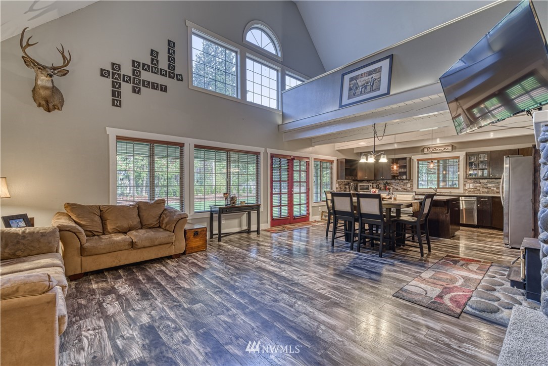 675 Southwest Logan Road Port Orchard, WA 98367 - Photo 6 of 36 Gallery Image 6