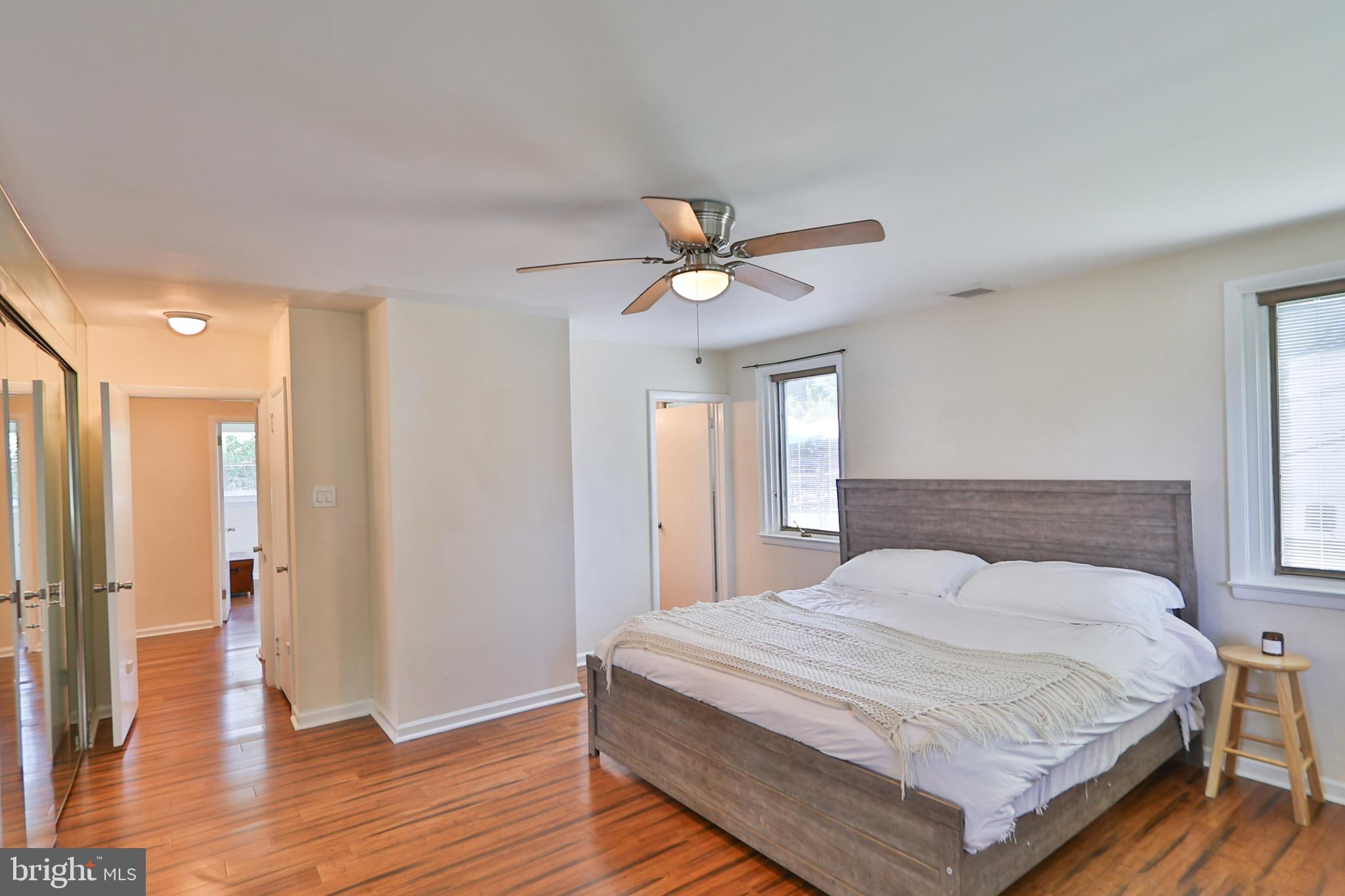 26 Edgemoor Road Cheltenham, PA 19012 - Photo 5 of 26 Main bedroom with full bath