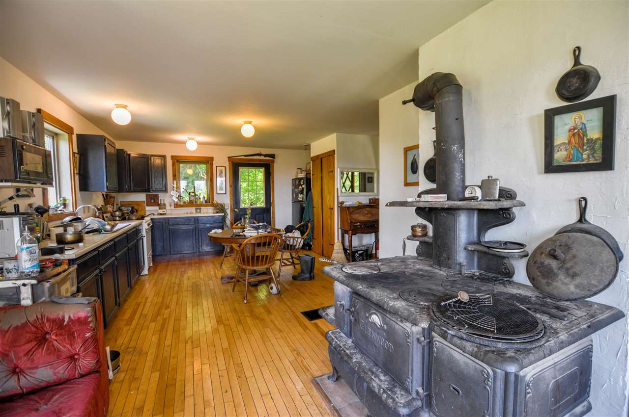 489 French Hill Road St. Albans Town, VT 05478 - Photo 4 of 12