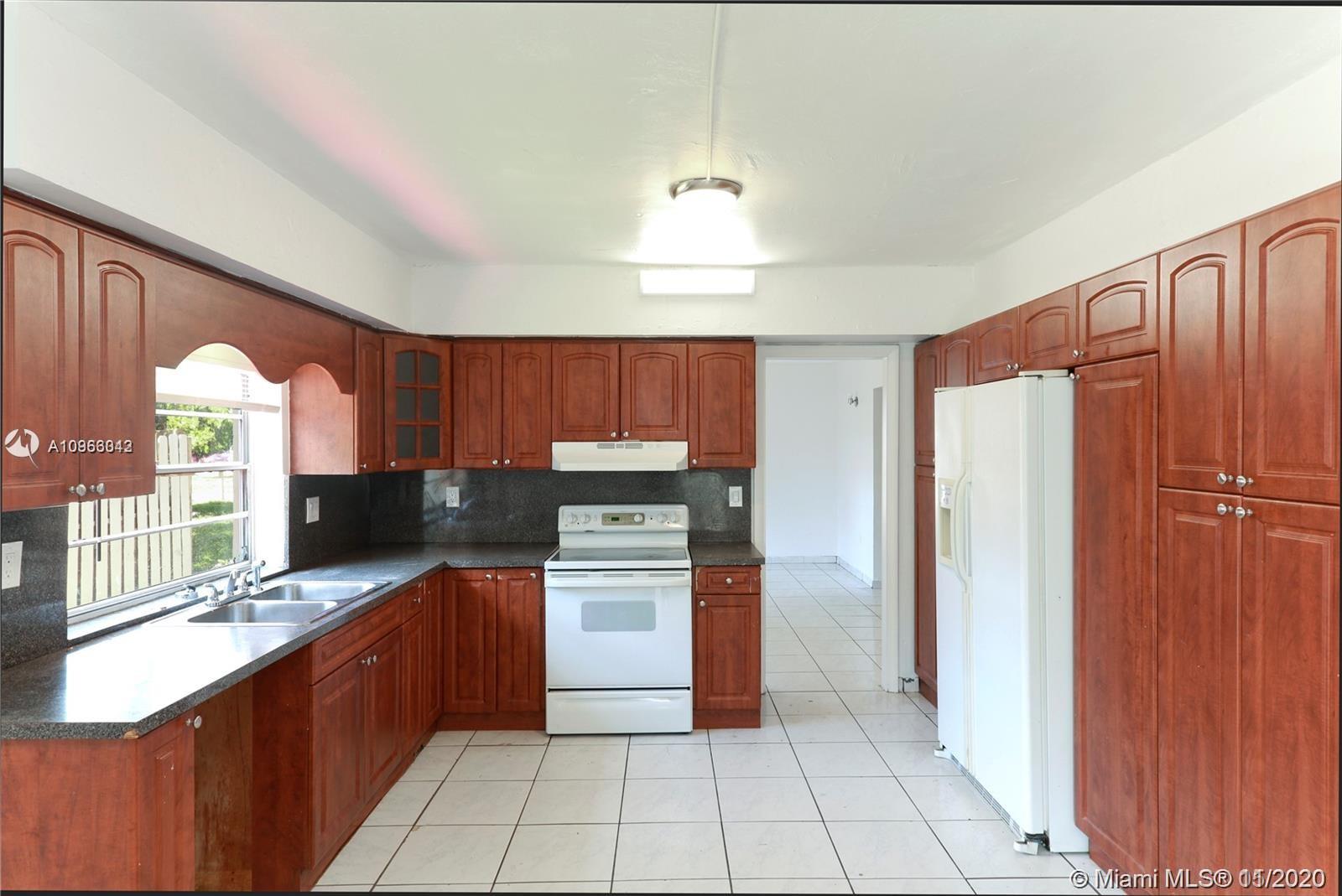 3019 Southwest 68th Terrace Miramar, FL 33023 - Photo 6 of 24