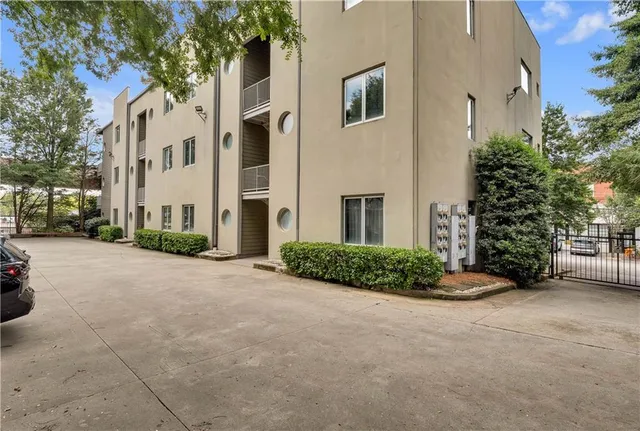 $399,000 | 15 Waddell Street Northeast, Unit 204, Atlanta, GA 30307