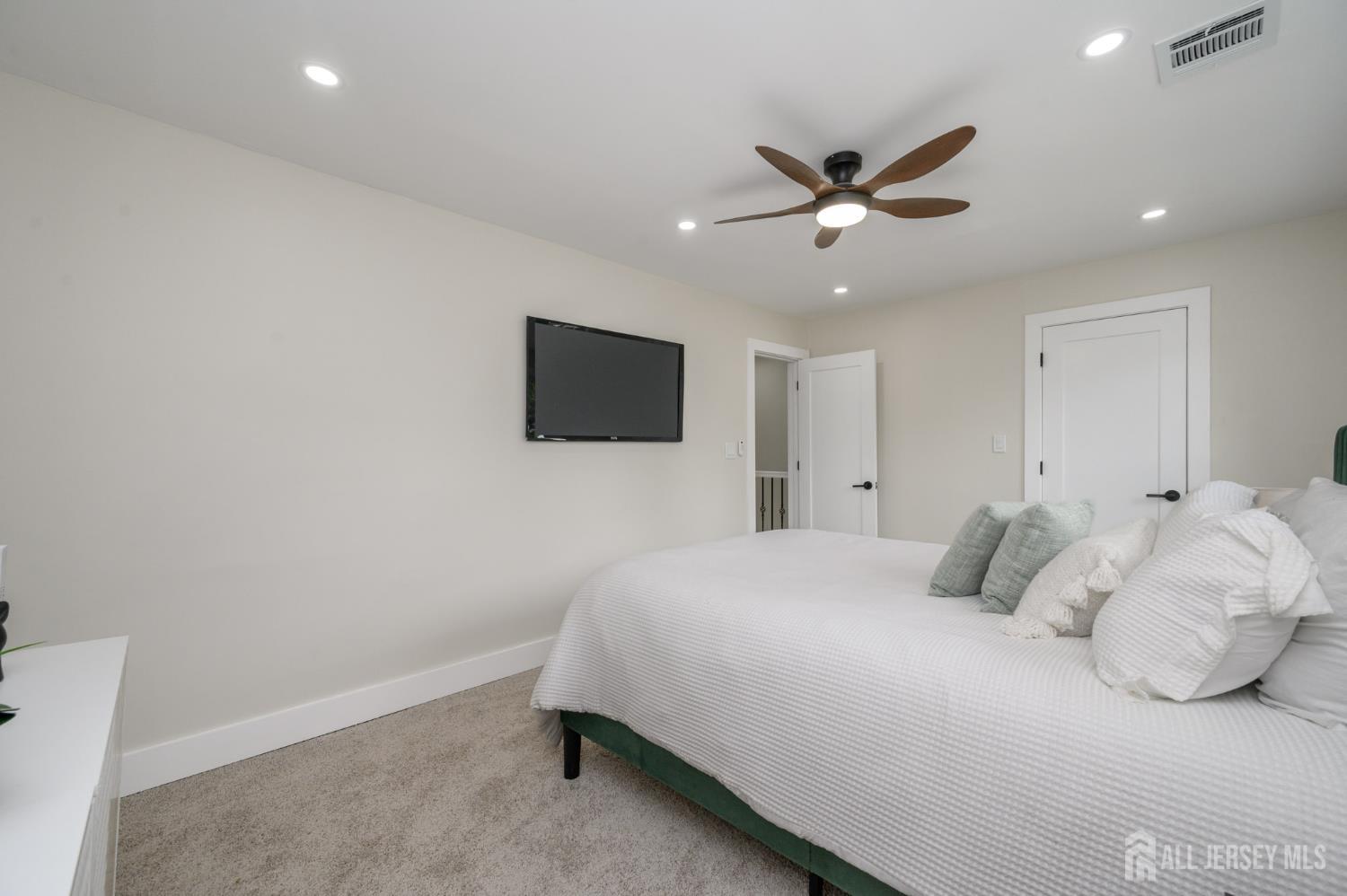 58 Yantecaw Avenue Bloomfield, NJ 07003 - Photo 25 of 38