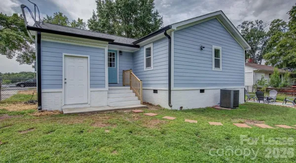 $1,700 | 910 East 6th Avenue, Gastonia, NC 28054