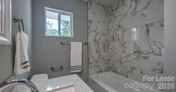 $1,700 | 910 East 6th Avenue, Gastonia, NC 28054