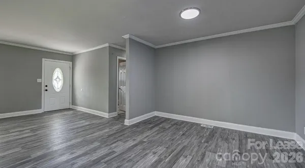 $1,700 | 910 East 6th Avenue, Gastonia, NC 28054